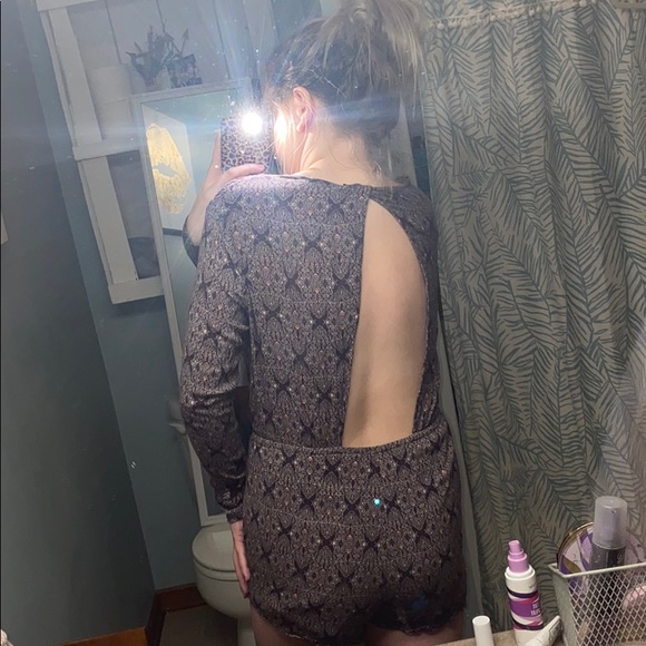 Backless Romper - Picture 9 of 9